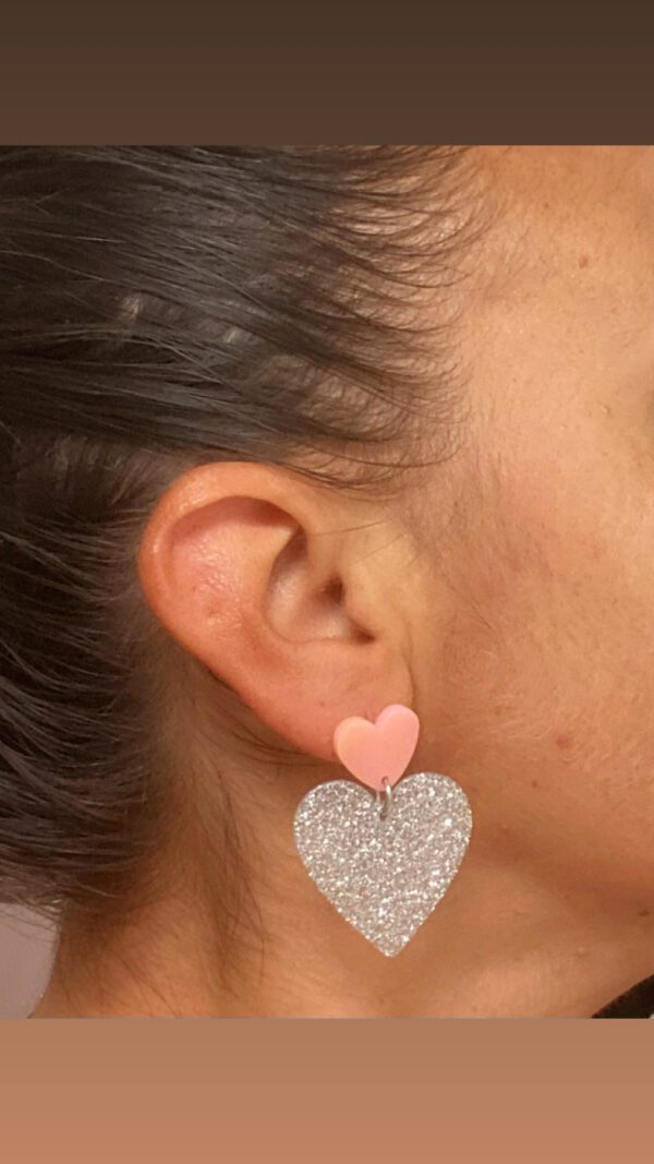 Boucle Alba argenté/ cœur rose