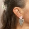 Boucle Amor argenté cœur rose