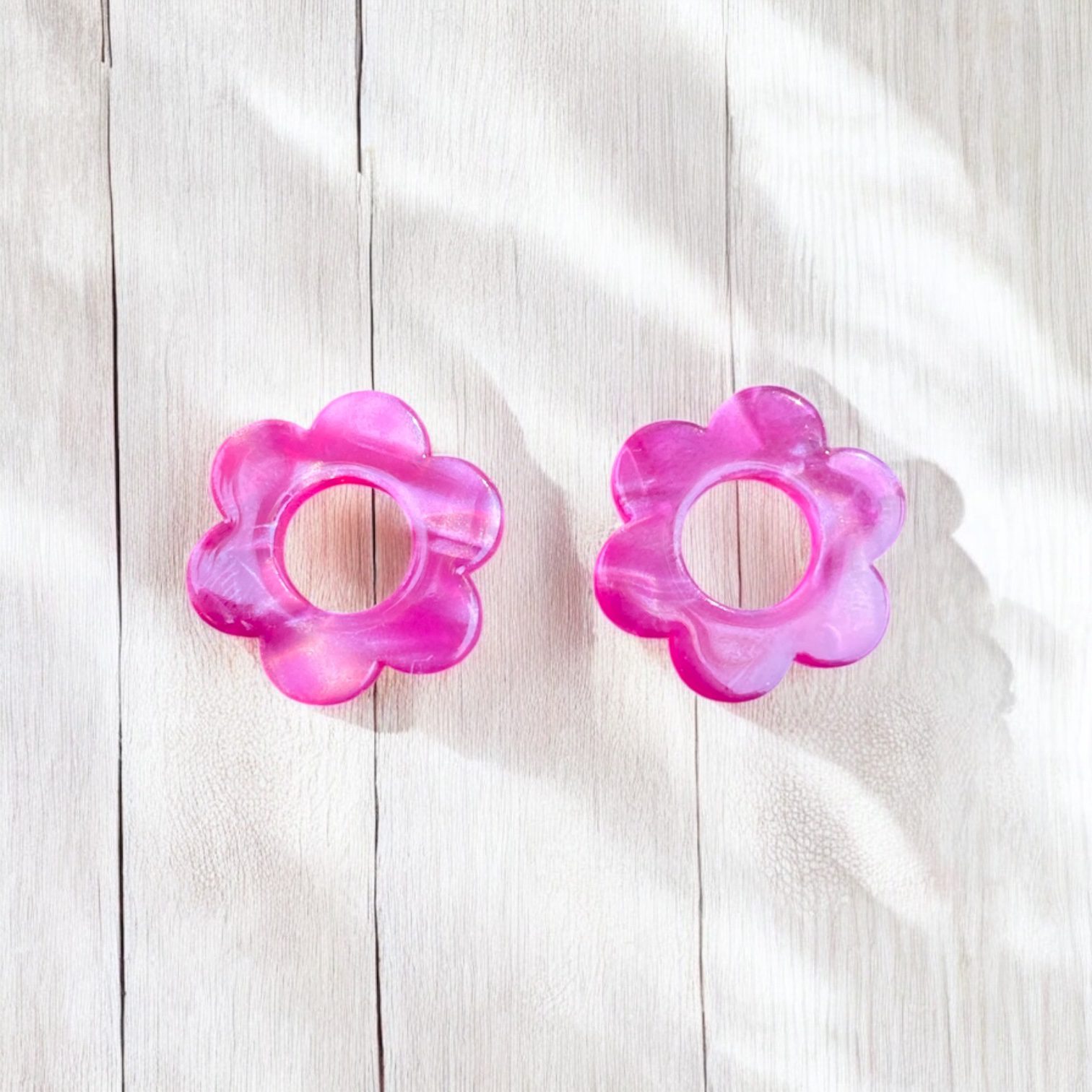 Breloques Flowers 18mm framboise nacré