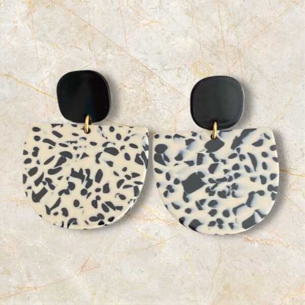 Boucle Talia tacheté noir/ carré noir