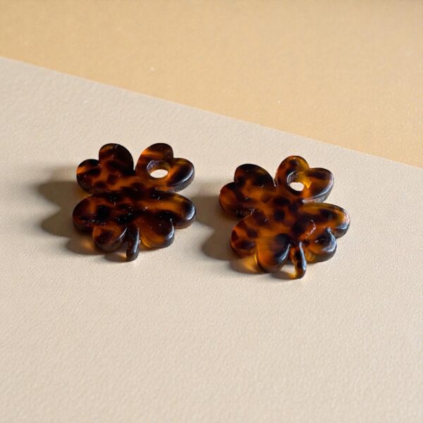 Breloques trèfles terrazzo