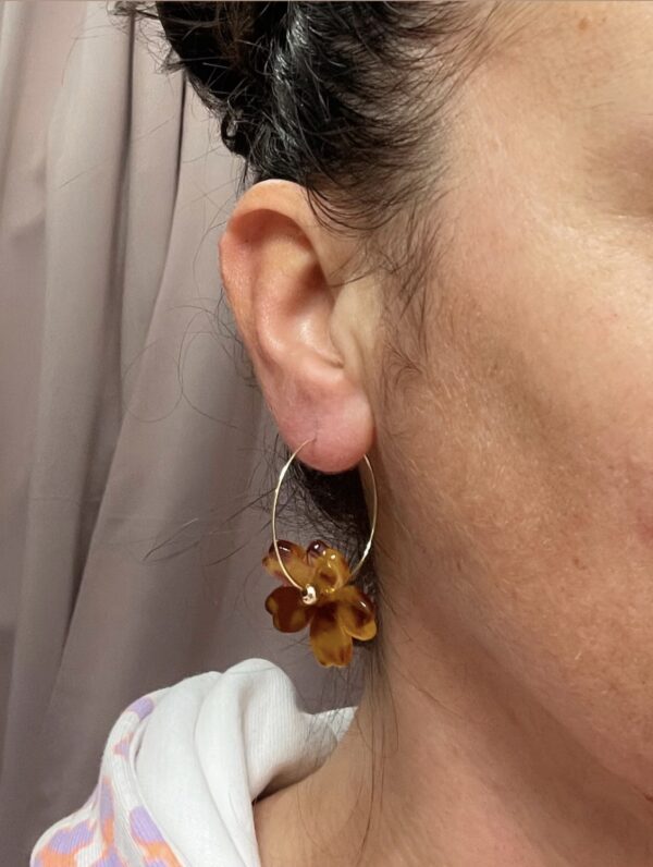 Créoles Iris portée Créoles Iris portée