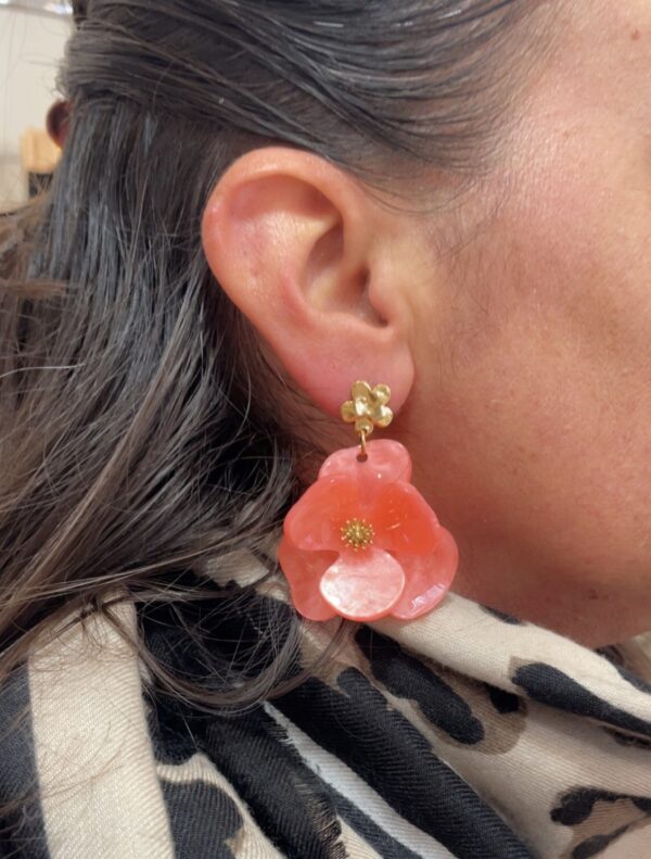 Boucle Camélia doré corail marbré modèle